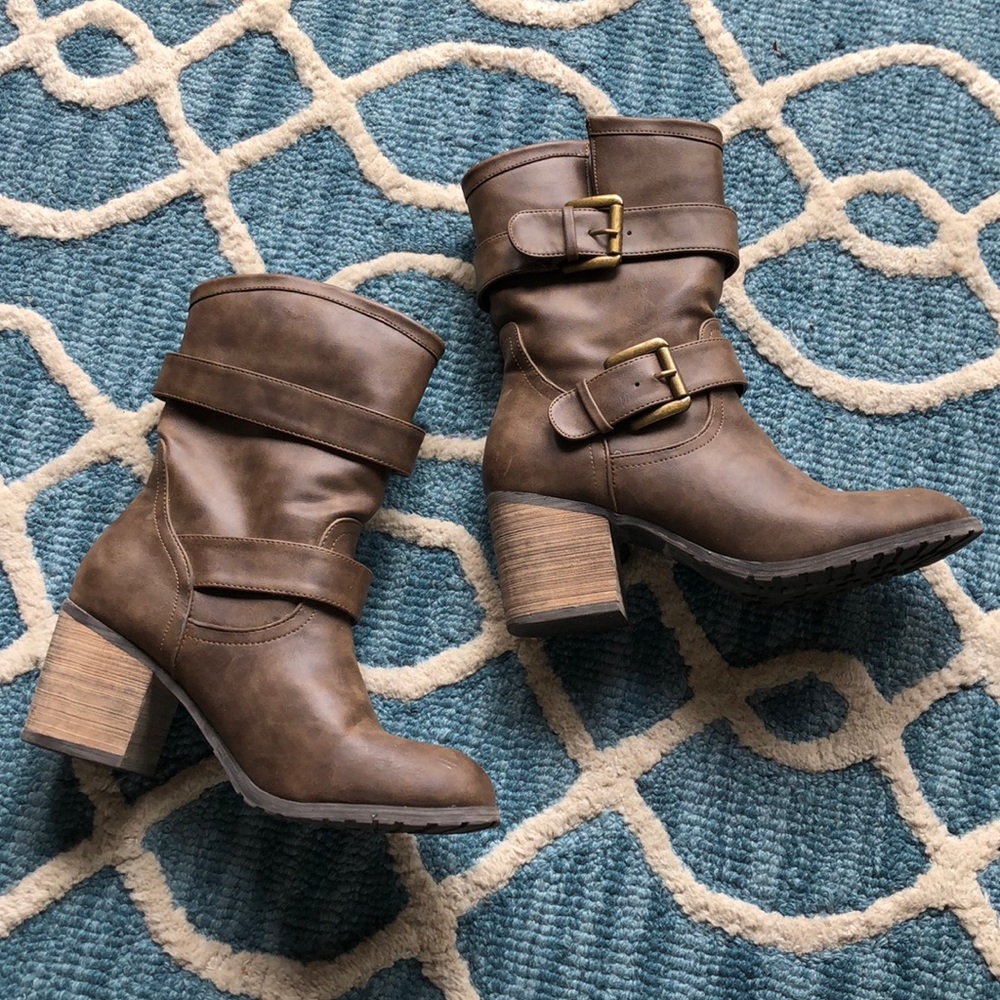 Brown Diba boots size 8